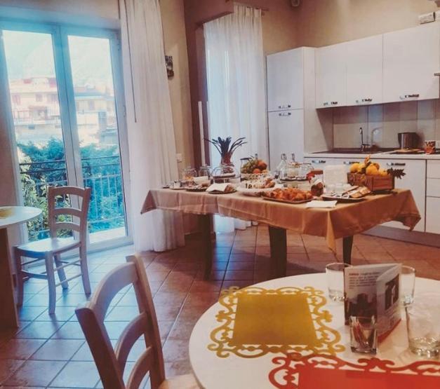 Serena Rooms Solofra Екстер'єр фото