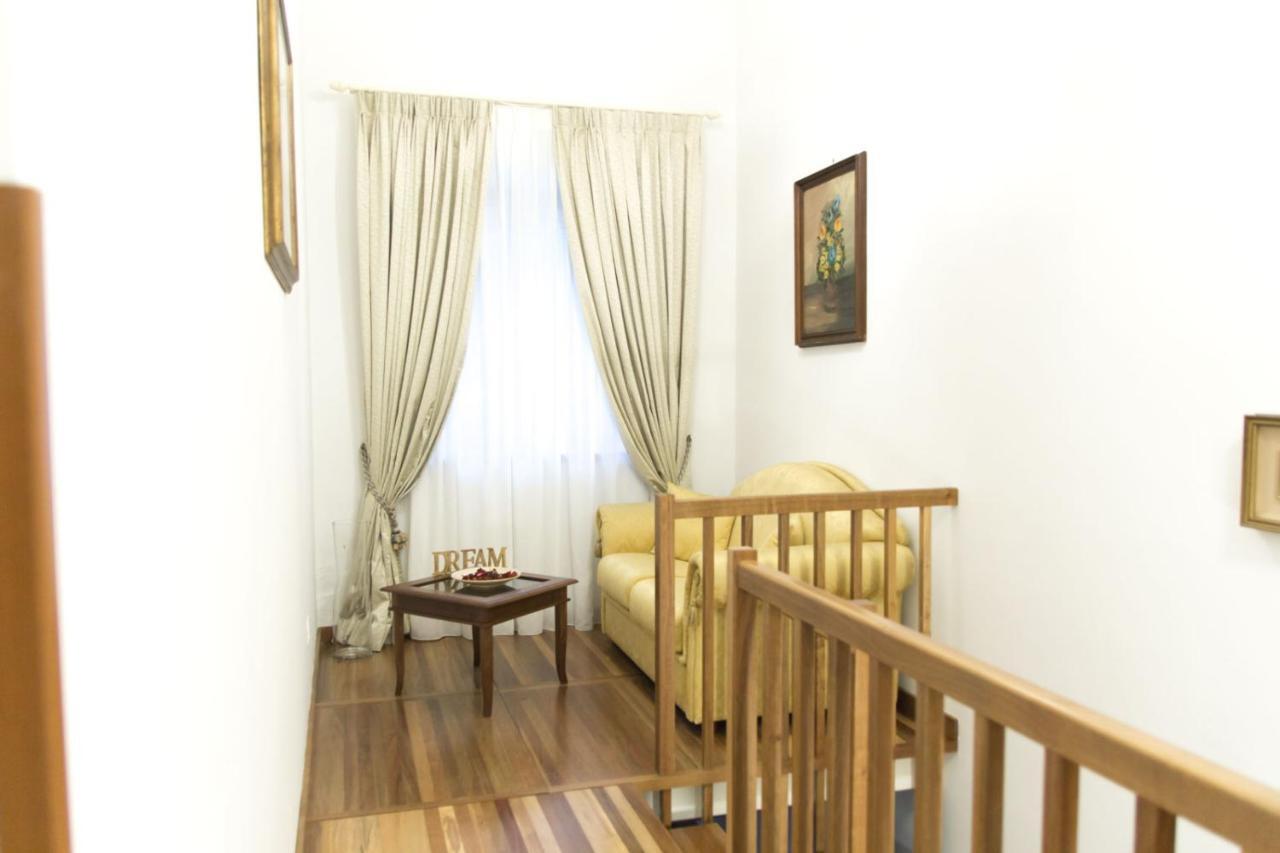 Serena Rooms Solofra Екстер'єр фото